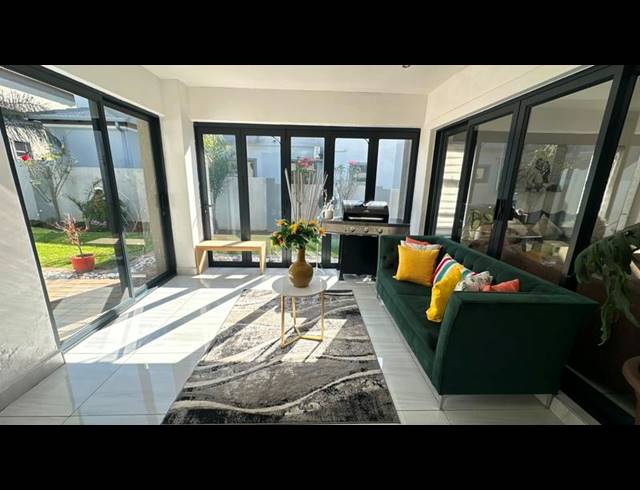 6 BEDROOM HOUSE FOR SALE IN BLUE VALLEY GOLF ESTATE